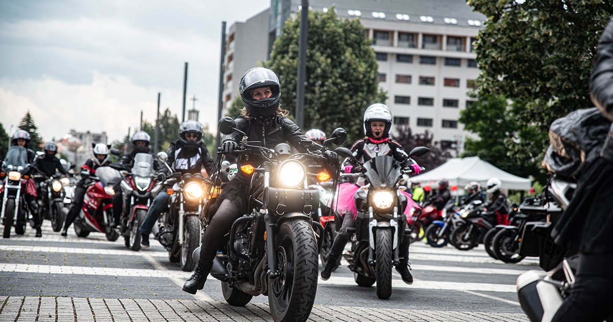 Harmadik alkalommal gurultak a női motorosok